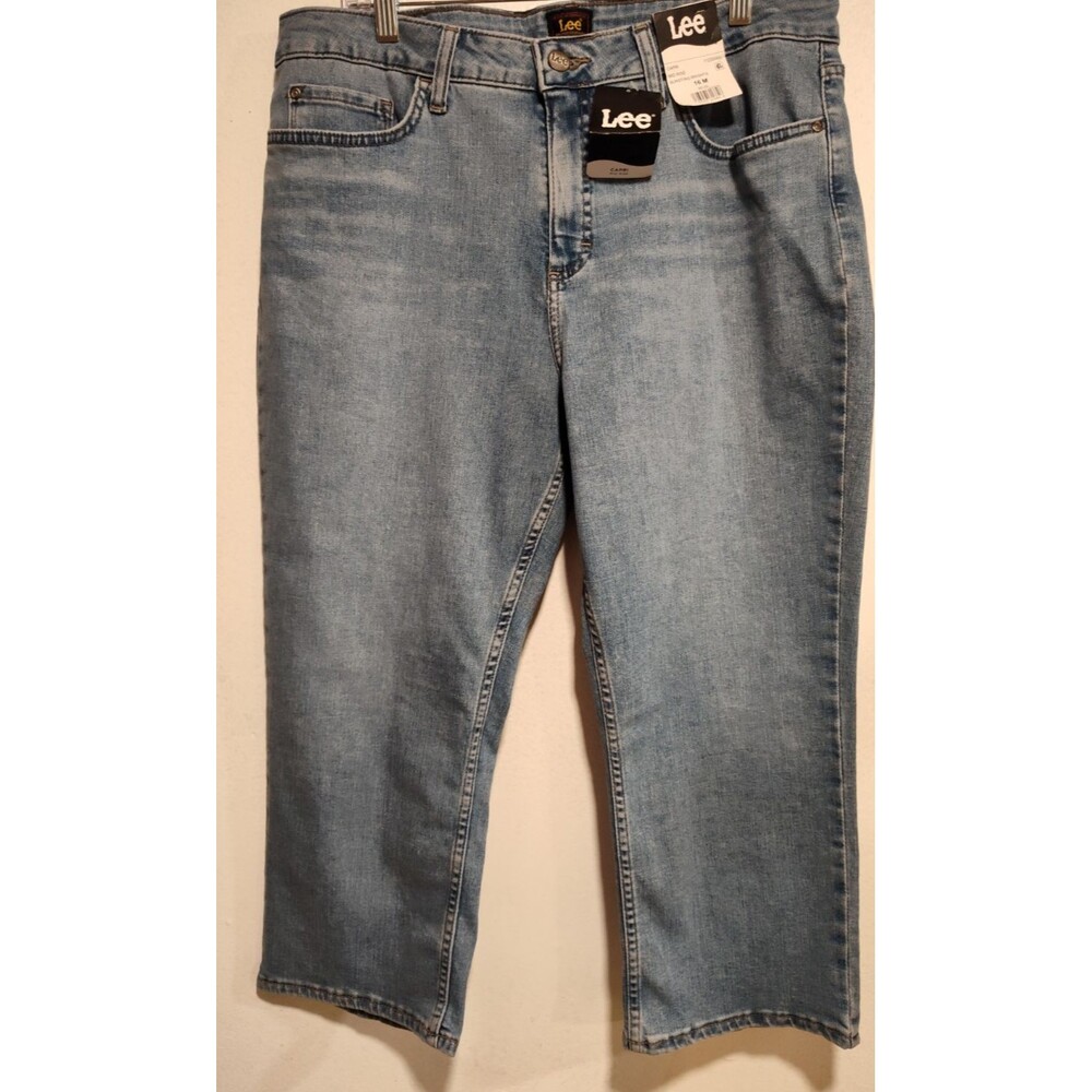 Lee Women's Blue Jeans Size 16 M Capri Bursting Brights Denim Mid Rise